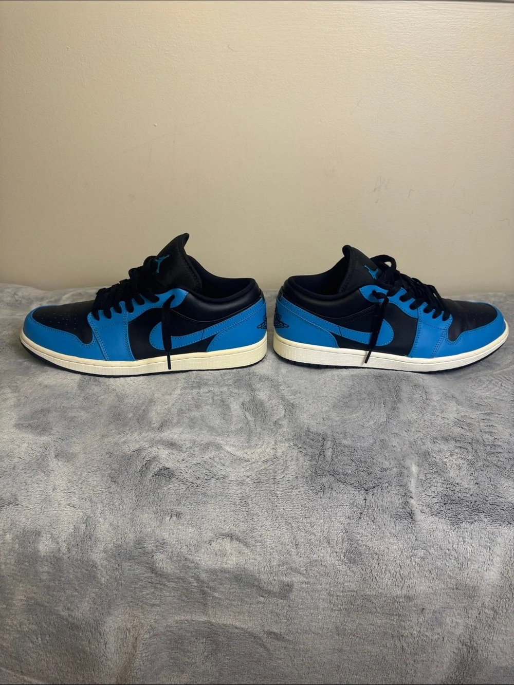 Air Jordan 1 Low Laser Blue Black - 553558-410 - Men’s Size 9.5